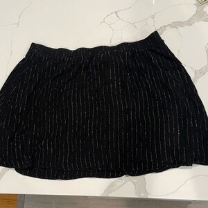 XL Michael Kors skirt black with gold stripes ⭐️